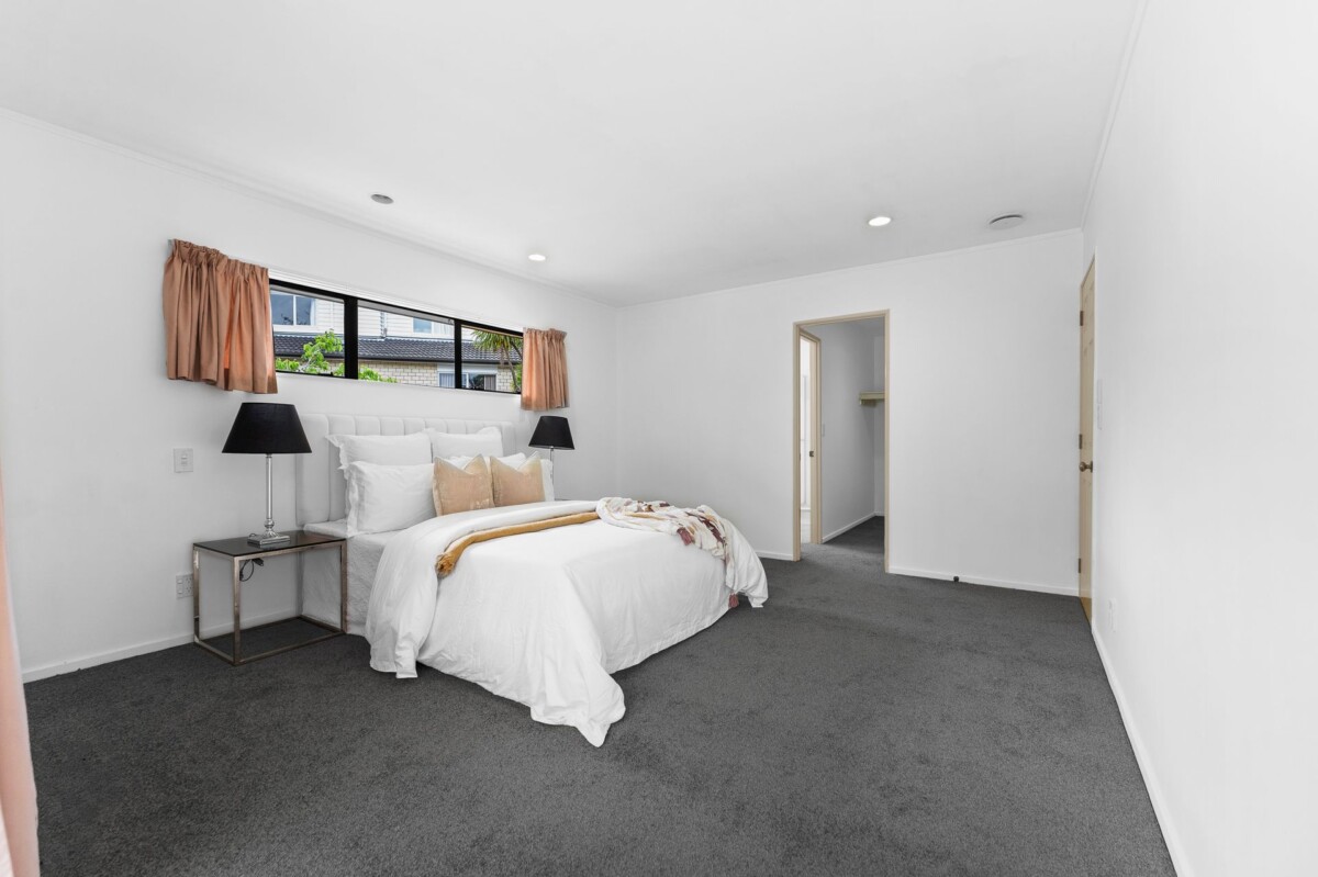 Family circumstances need Must sell, 4 beds house on 837m2 land, zone for Botany Downs School, 25 Lexington Drive, Botany Downs, Auckland