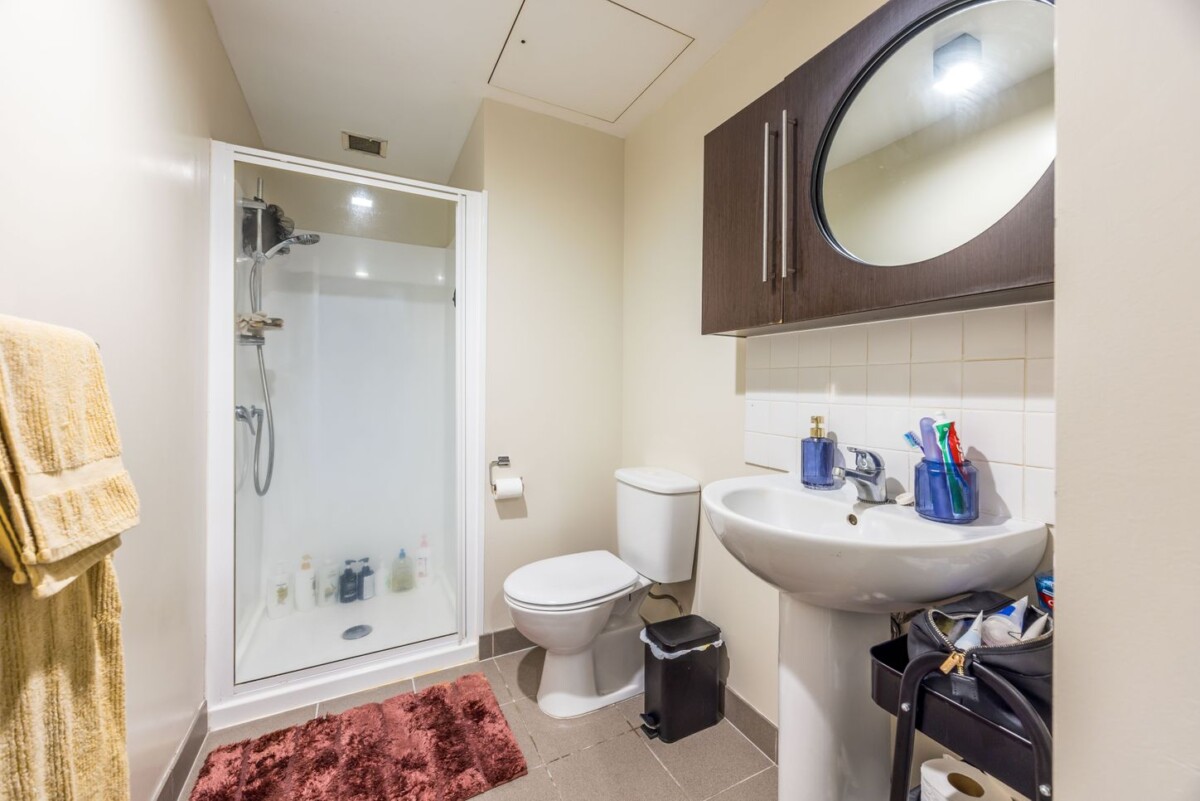 The owner is serious; this 1-bedroom apartment must be SOLD, 5D/15 City Road, Auckland Central, Auckland