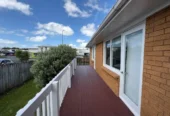For rent, 3 bedrooms 1 bathroom house, Walk to New World & Top Schools, 1/165 Wellington Street, Howick, Auckland, available 21st Novembe