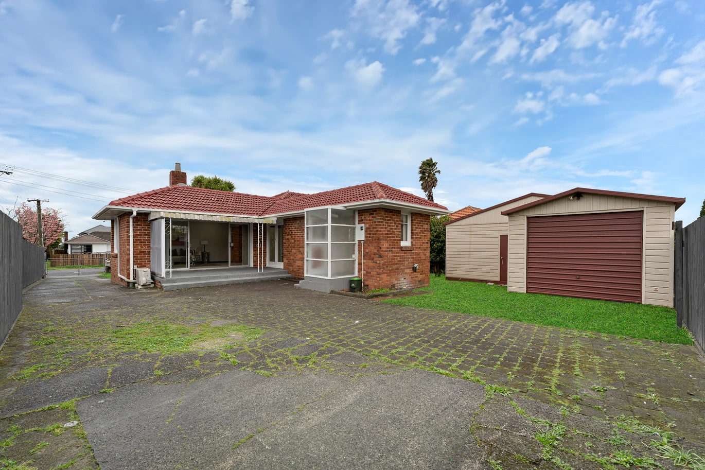 RENOVATED, 3 bedrooms house on 553m2 section, in the Heart of Manurewa, 14 Oxford Road, Manurewa, Auckland