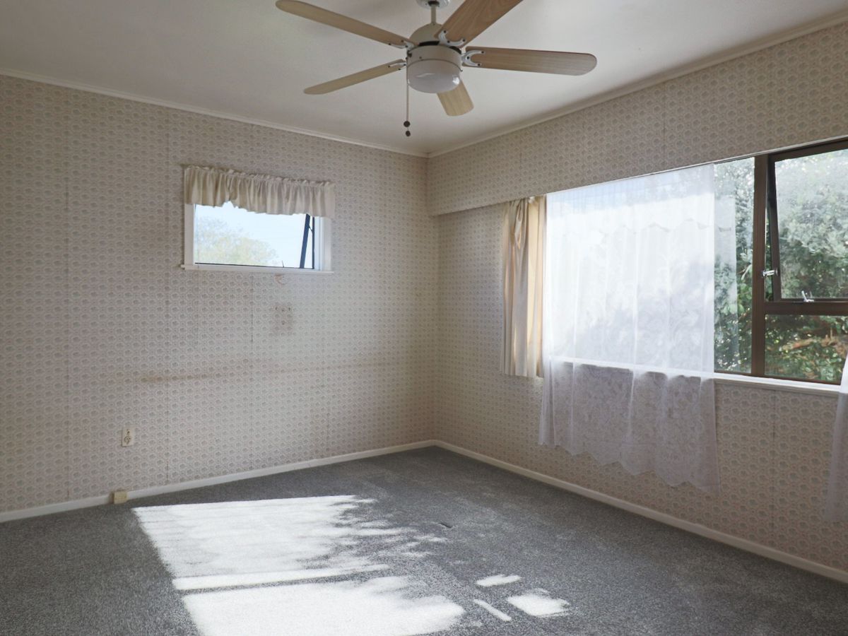For rent, 3 bedrooms 1 bathroom house, 51 Clayton Ave, Otara, Auckland, Available from 14th Nov