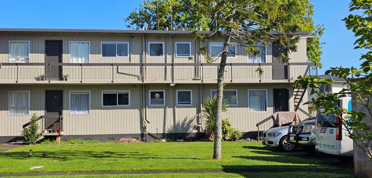 Mt Roskill Grammar school zone, 2 beds 1 bath home with carport, close to schools, shops, supermarket, 5/68 Olsen Avenue, Hillsborough, Auckland