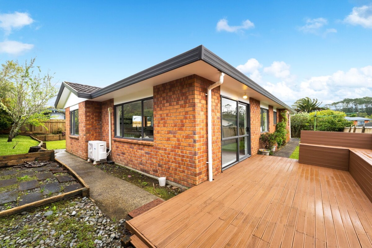 Fresh, Fabulous & Family-Ready in Summerland Zone, 13B Parkcrest Drive, Henderson, Auckland