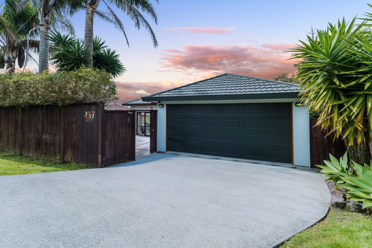 Owner Has Bought – Ready To Go, 257 Glengarry Road, Glen Eden, Auckland