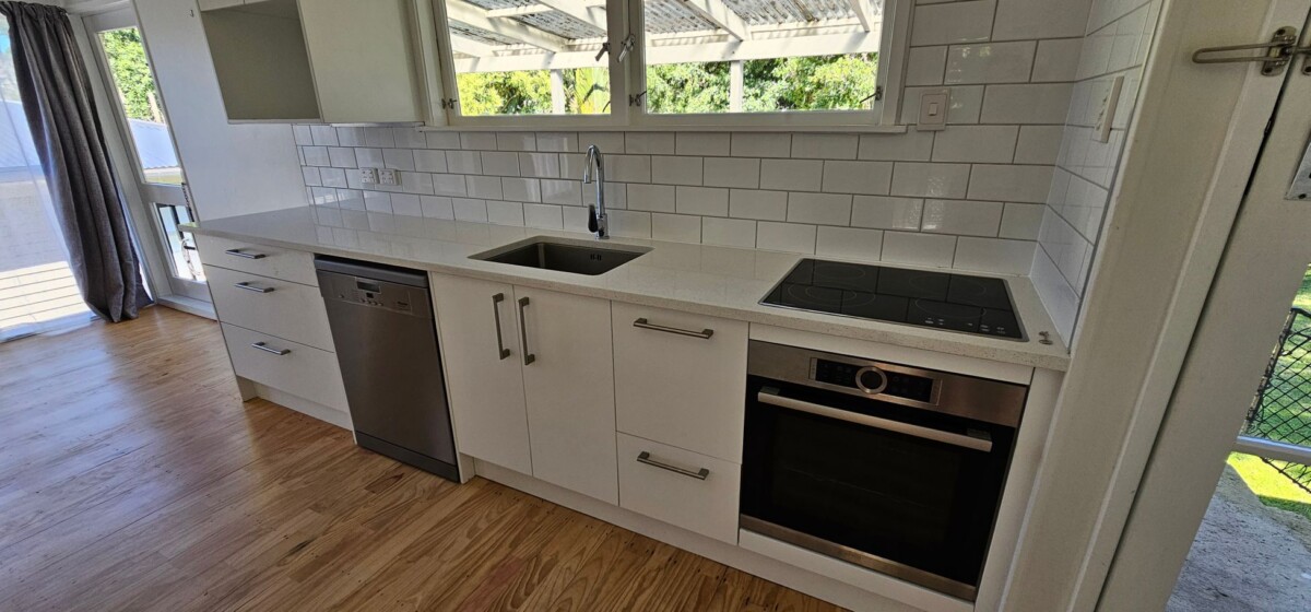 Vendors Heading Out of Town, 5 McPhail Street, Birkdale, Auckland