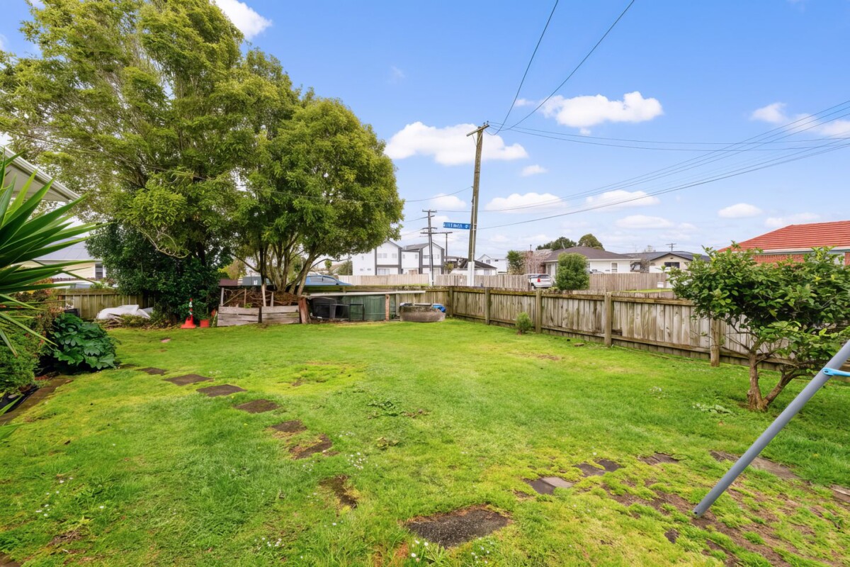 Conveniently located close to local schools, shops, parks, and public transport, 1/36 Valentine Street, Papakura, Auckland