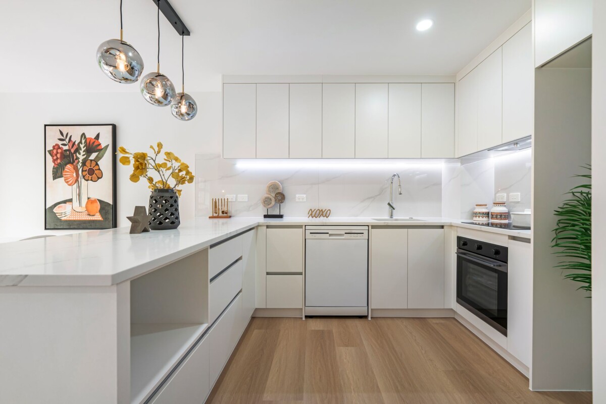 Stylish 4 bedrooms Family Home in Prime Location, Top School Zone, 4/17 Auburn Street, Grafton, Auckland