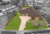 Family circumstances need Must sell, 4 beds house on 837m2 land, zone for Botany Downs School, 25 Lexington Drive, Botany Downs, Auckland