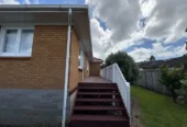 For rent, 3 bedrooms 1 bathroom house, Walk to New World & Top Schools, 1/165 Wellington Street, Howick, Auckland, available 21st Novembe
