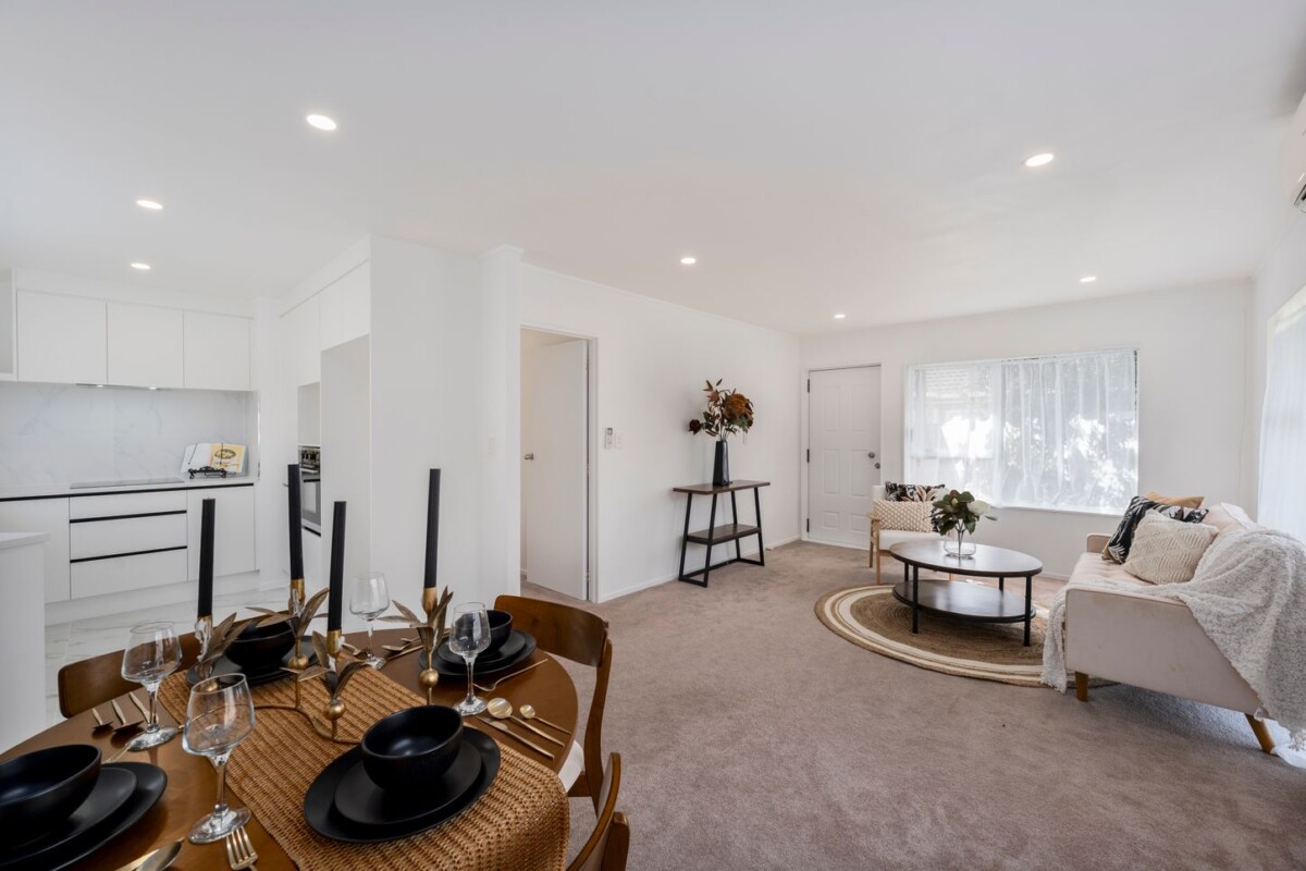 Renovated, freestanding brick & tile 2 bedrooms home, stroll to West City Mall, 2/5 Newington Road, Henderson, Auckland