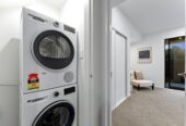 Massive Price Reduction, 3 beds + study 2.5 baths home with garage, zoned for Selwyn College, Baradene College, Remuera Intermediate, Meadowbank School, 4/10 Meadowbank Road, Meadowbank, Auckland