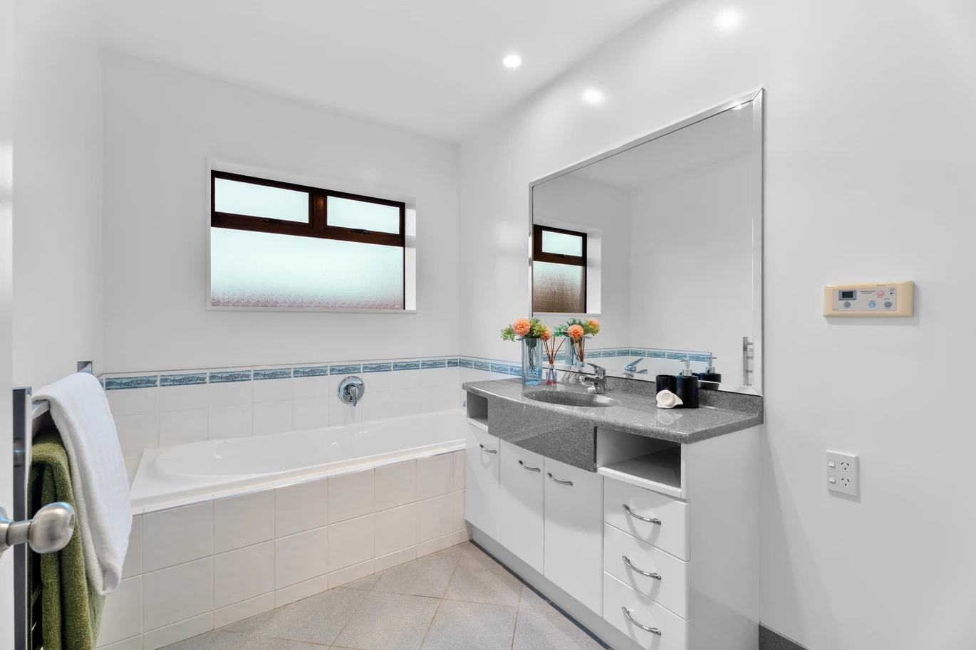 Lifestyle, Location & Views – The Complete Package, 1 Armagh Road, Blockhouse Bay, Auckland