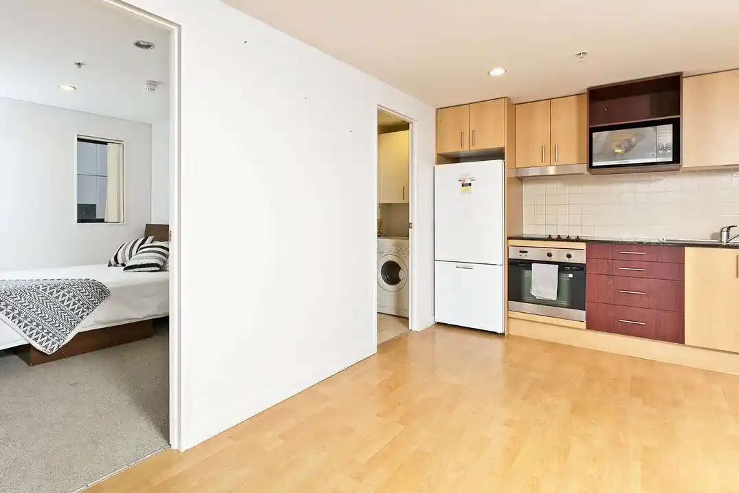 Double Grammar school zone, Freehold 2 beds 1 bath apartment, 53sqm plus a spacious balcony, 1.1 km to Auckland Girls’ Grammar School, 1.7 km to Auckland Grammar, 1110/76 Wakefield Street, City Centre, Auckland