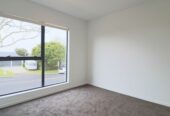 For rent, 3 bedrooms 2 bathrooms townhouse, 62A Glenmore Road, Sunnyhills, Auckland, Available now