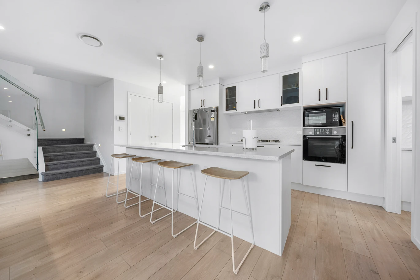 Auction $1 RESERVE, 6 BED & 4 LIVING, vendors are moving further South and don’t intend to wait around, 31 Tims Crescent Flat Bush, Auckland