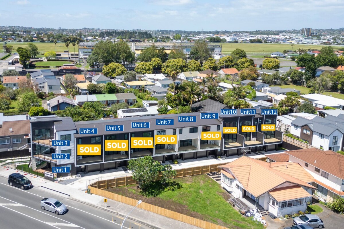 2-Beddy Lock-Up & Leave Apartments, 2/130 Rosebank Road, Avondale, Auckland