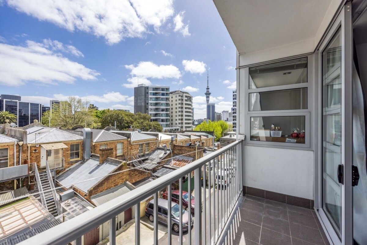 Grammar zone – Vendor wants it Sold, 3B/58 Liverpool Street, Auckland Central, Auckland