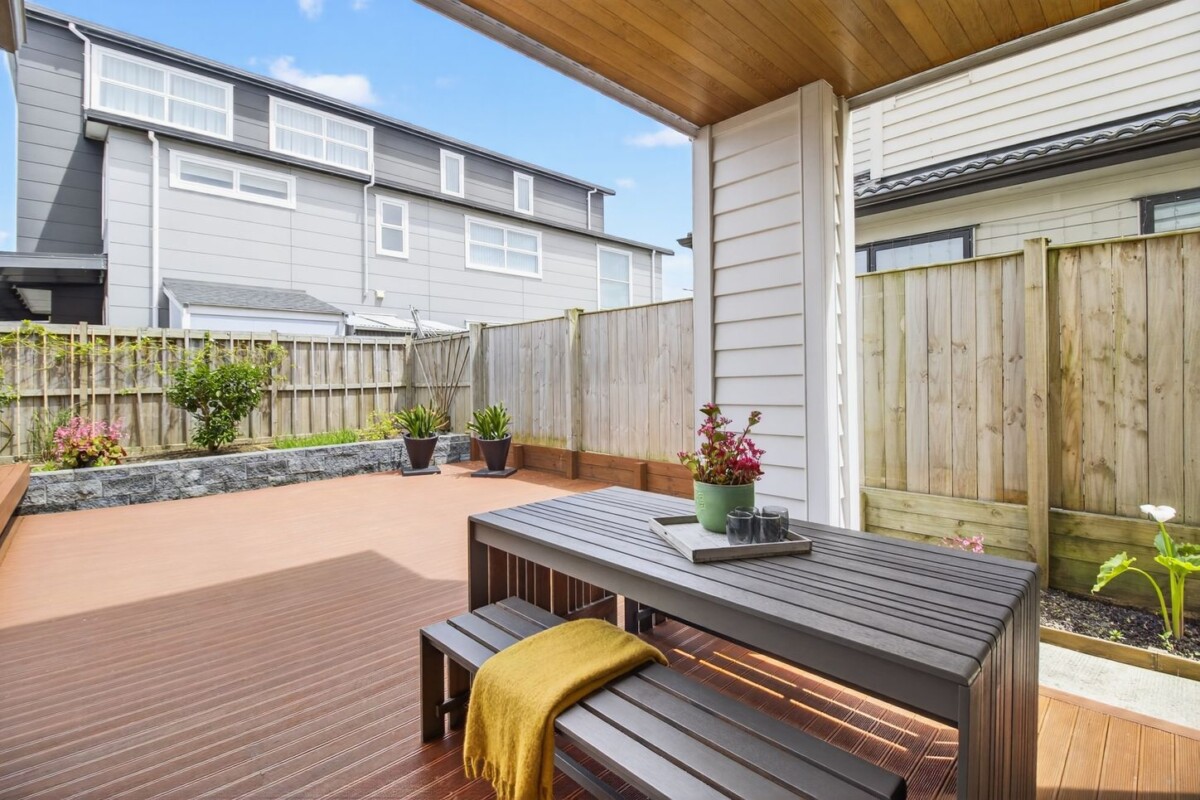 2 legal kitchens, Vendor Gone, Keys Available, 7 bedrooms house, 13 Puoro Street, Flat Bush, Auckland
