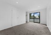 Super Affordable Seaview 3 bedrooms Home, 48B Waddell Avenue, Point England, Auckland