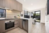 3 bedrooms within Double Grammar School Zone, Overseas Vendor Says SELL, 9/26 Owens Road, Epsom, Auckland