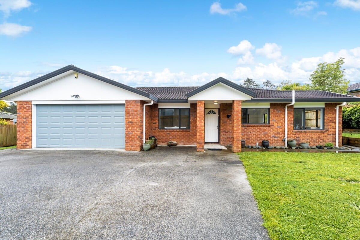 Fresh, Fabulous & Family-Ready in Summerland Zone, 13B Parkcrest Drive, Henderson, Auckland
