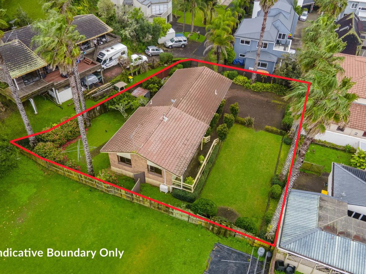 Available Now – Short-term Lease (3-6 Months Only), Pet-Friendly, 3 bedrooms house, 22 Rogers Avenue, Eastern Beach, Auckland,