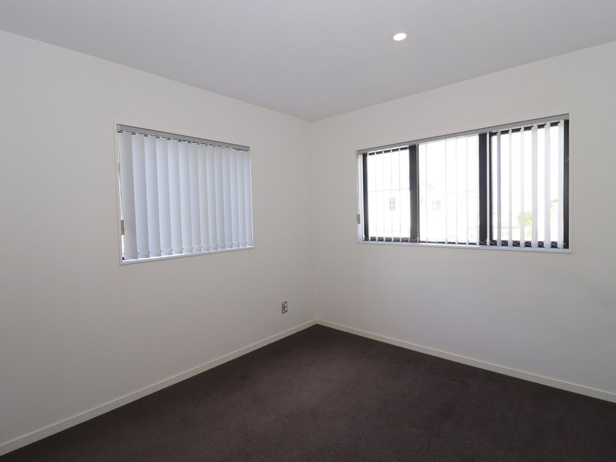 For rent, 3 bedrooms 2 bathrooms townhouse, 73 Tribute Loop, Takanini, Auckland, Available on Wed 29th Oct