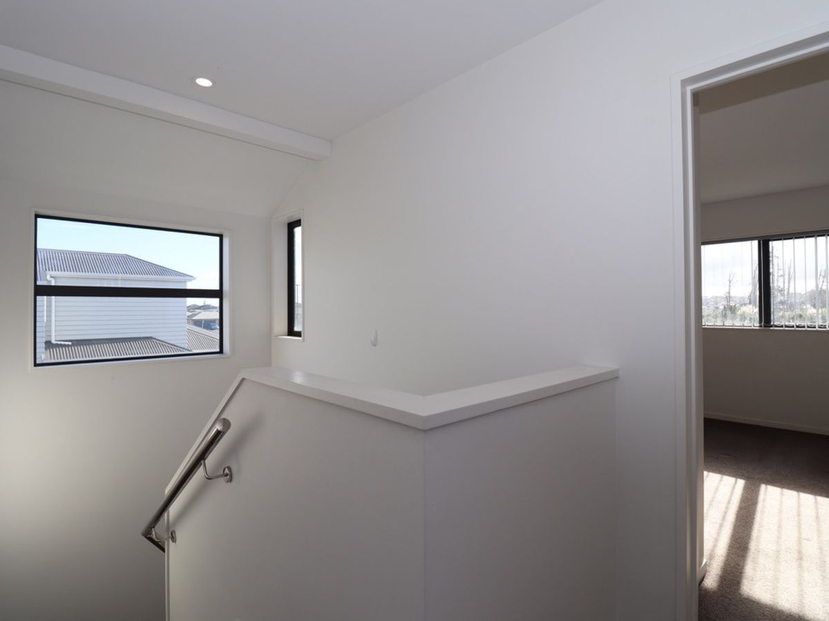 For rent, 3 bedrooms 2 bathrooms townhouse, 73 Tribute Loop, Takanini, Auckland, Available on Wed 29th Oct