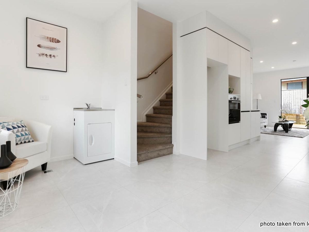 For rent, 2 bedrooms 1 bathroom townhouse, 13A Everitt Road, Otara, Auckland, Available from 16th Oct