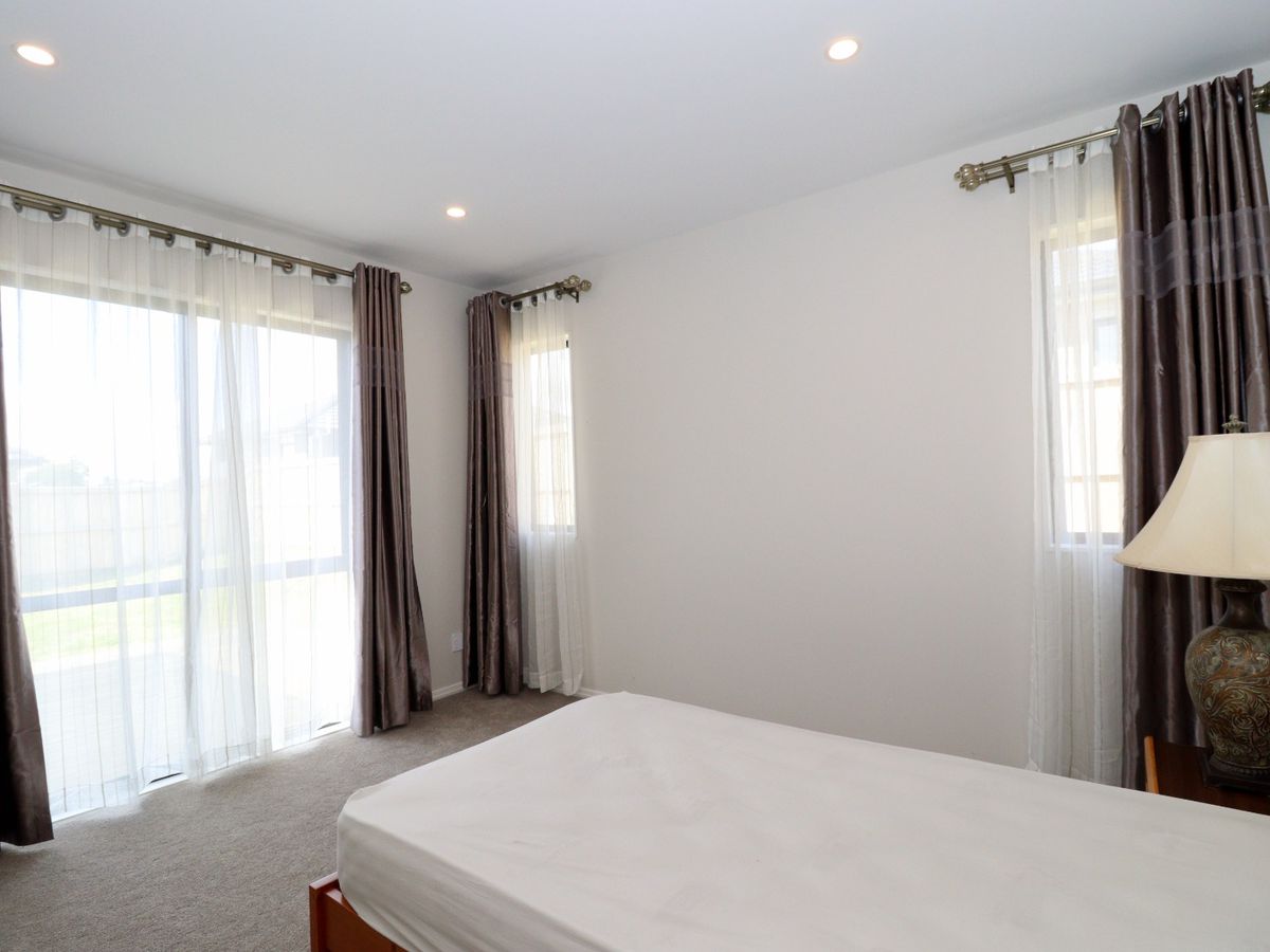 For rent, 4 bedrooms 2 bathrooms house, 30 Booker Drive, Tuakau, Available from 25 Nov