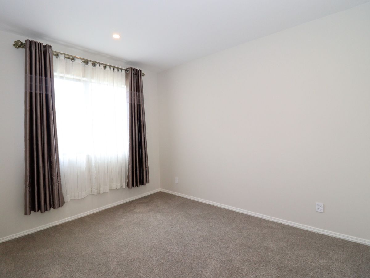 For rent, 4 bedrooms 2 bathrooms house, 30 Booker Drive, Tuakau, Available from 25 Nov
