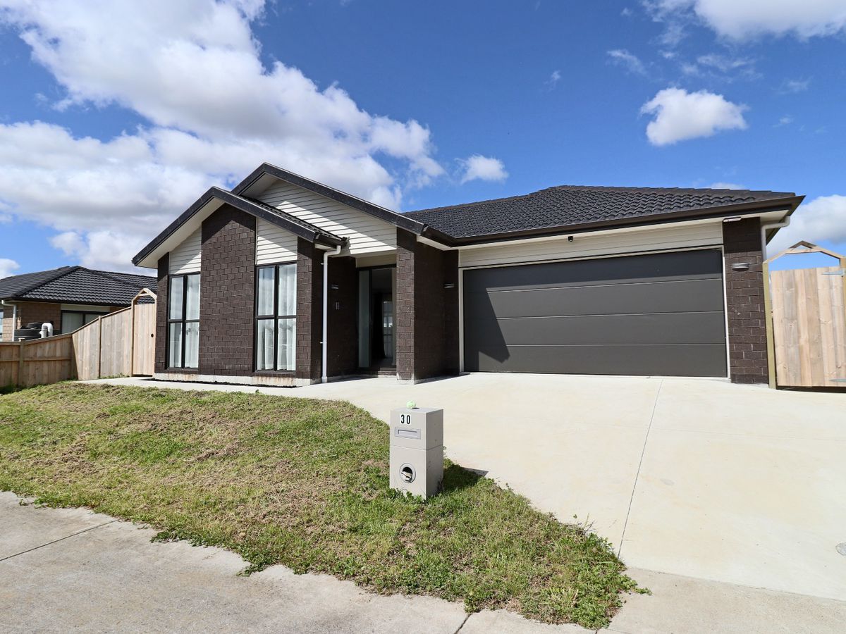 For rent, 4 bedrooms 2 bathrooms house, 30 Booker Drive, Tuakau, Available from 25 Nov