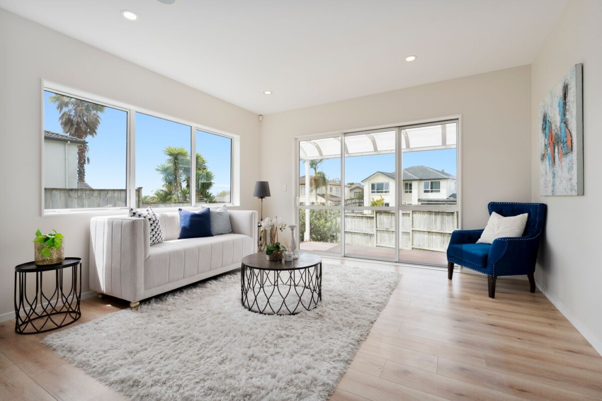 Owner Has Bought, 299sqm 6 beds house on 474m2 section, 79 San Valentino Drive, Henderson, Auckland