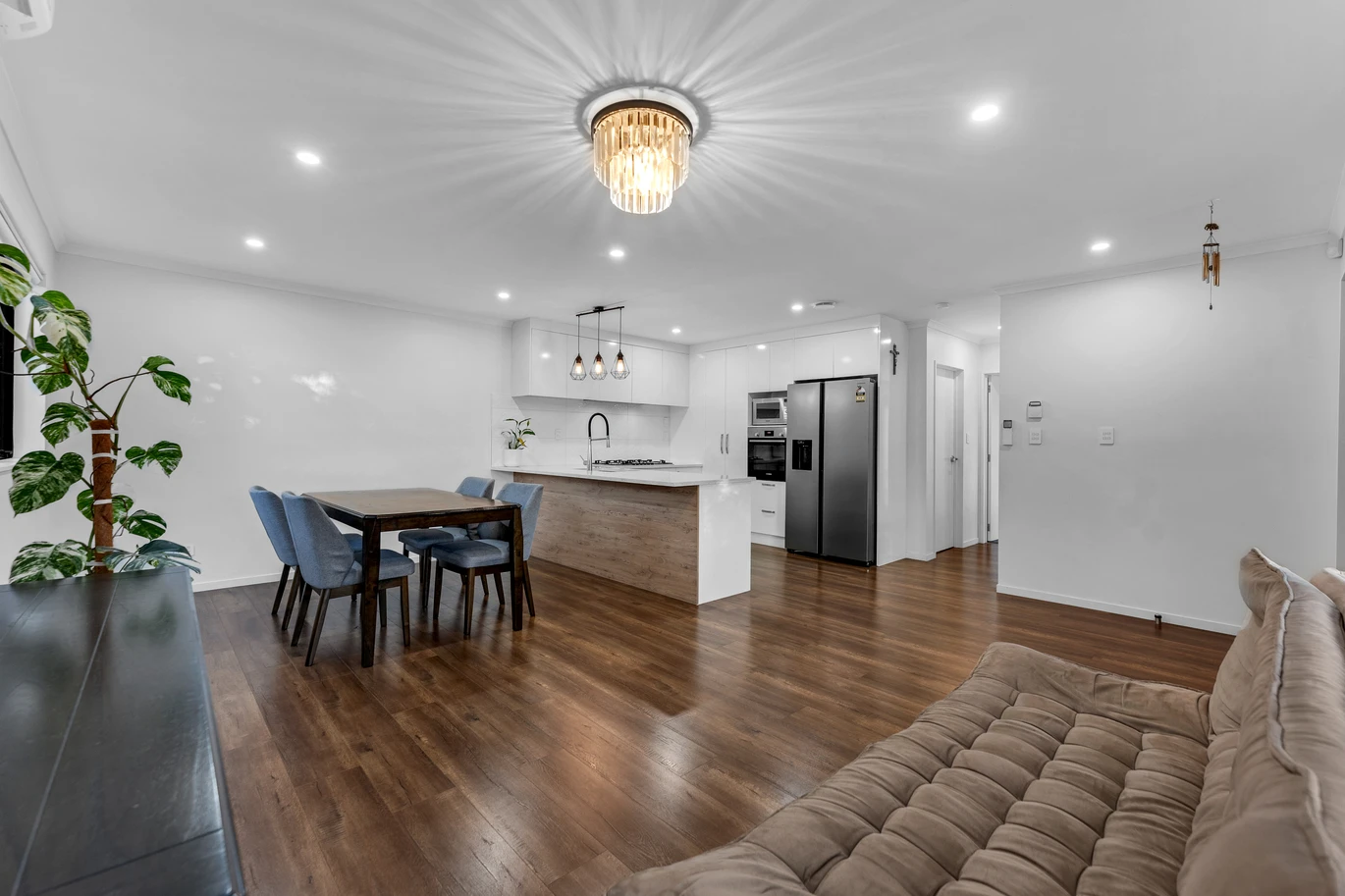 Prime School Zone, standalone 4 beds brick and weatherboard home, one ensuite downstairs, 2C Wilmshurst Avenue, Papatoetoe, Auckland