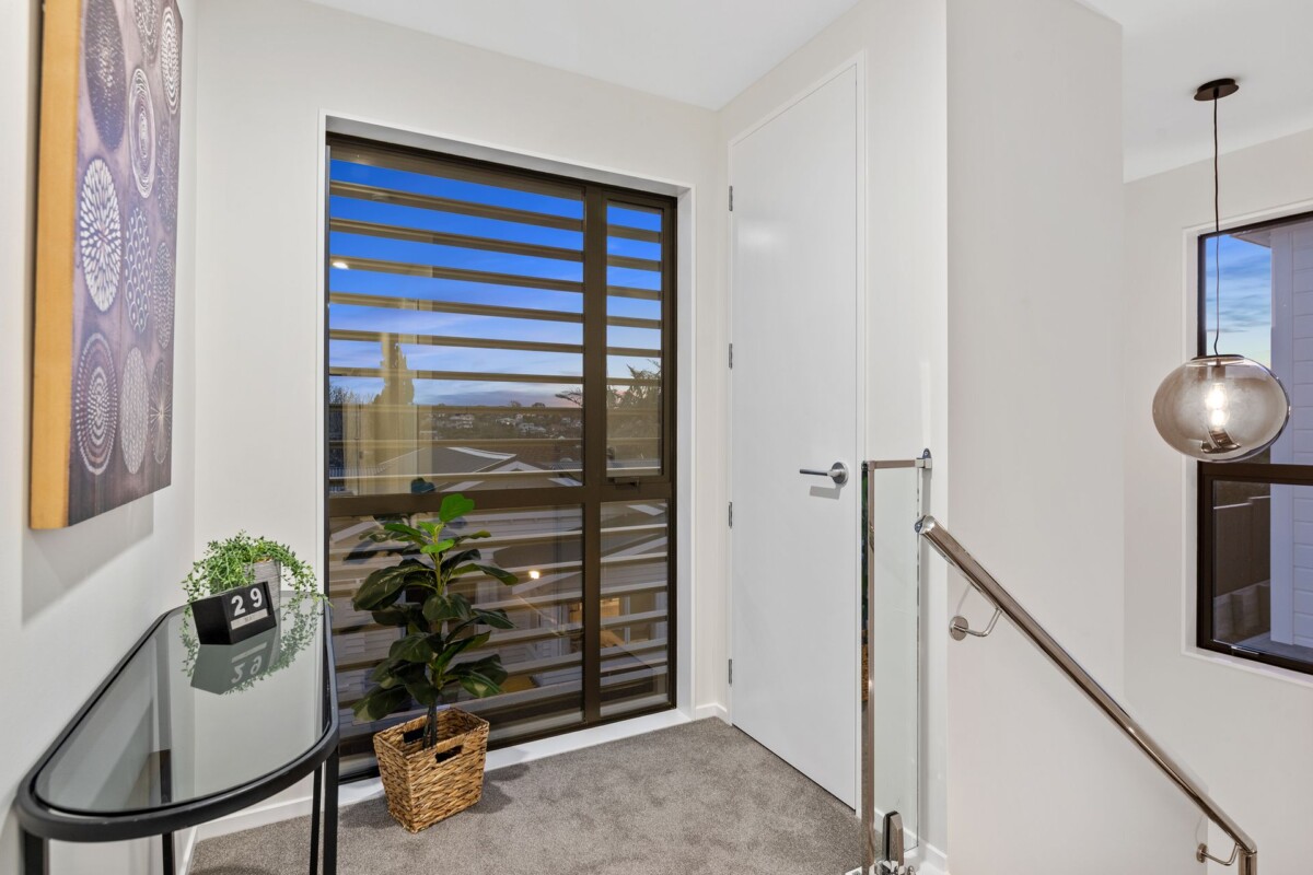 Make an offer, Double Westlake school zone, 10-year Master Build Guarantee, Freestanding 4 beds home, 33D Stanley Avenue, Milford, Auckland