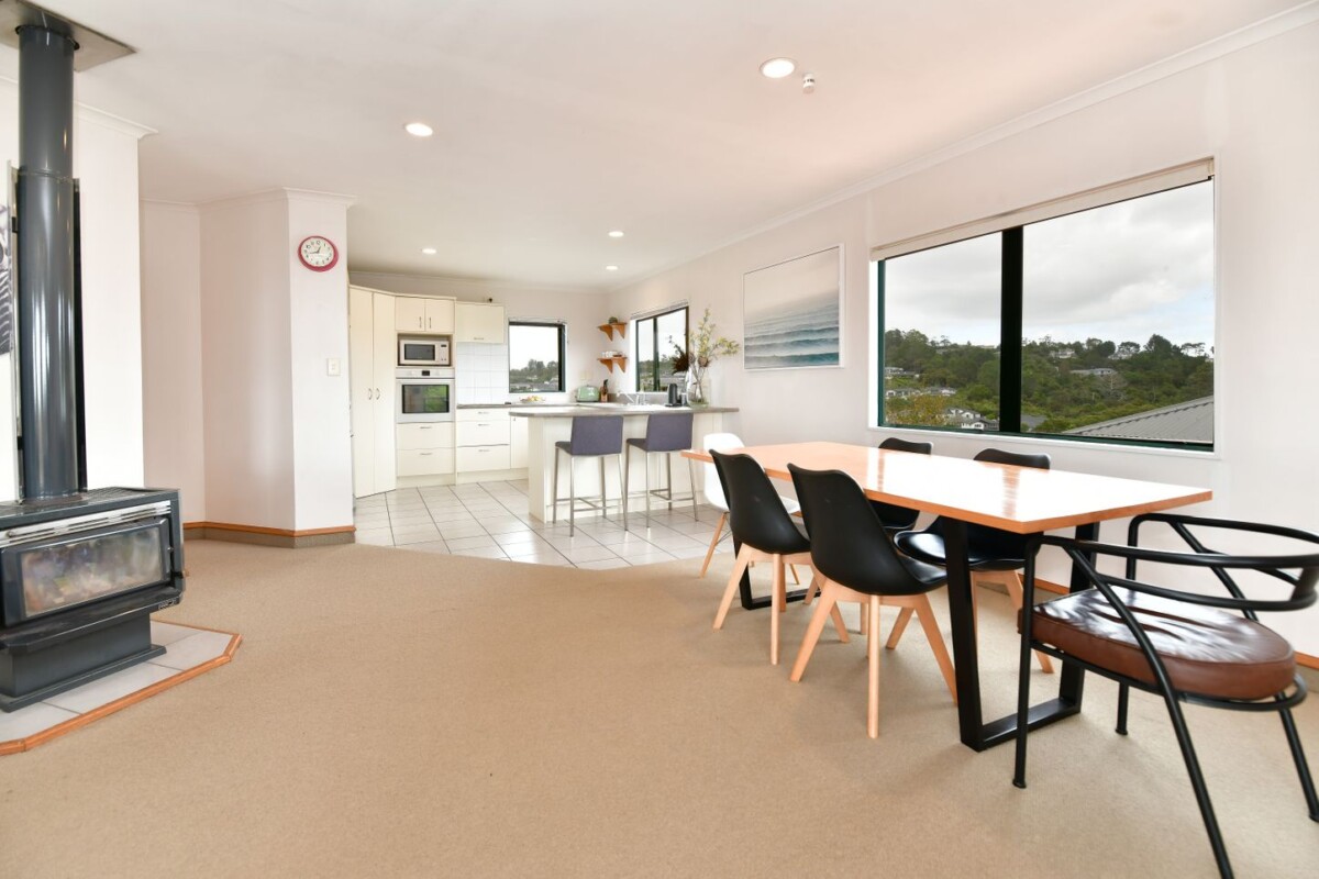 200m2 4 beds house 2 baths house with garage with sea views, Whangaparoa School & College zoning, Walk to Stanmore Bay Beach, New World, cafés, bus stops & leisure centre, 2/603 Whangaparaoa Road, Stanmore Bay, Auckland