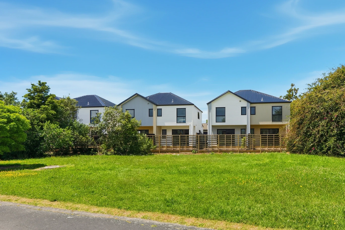 Brandnew, Smart Layout Parkside 2 beds + study home, moments from shopping centres, 3/18 Albert Road, Kelston, Auckland
