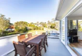Spacious 4 beds House on 1,201m² Parklike Grounds, 8 Vinceroy Place, Green Bay, Auckland