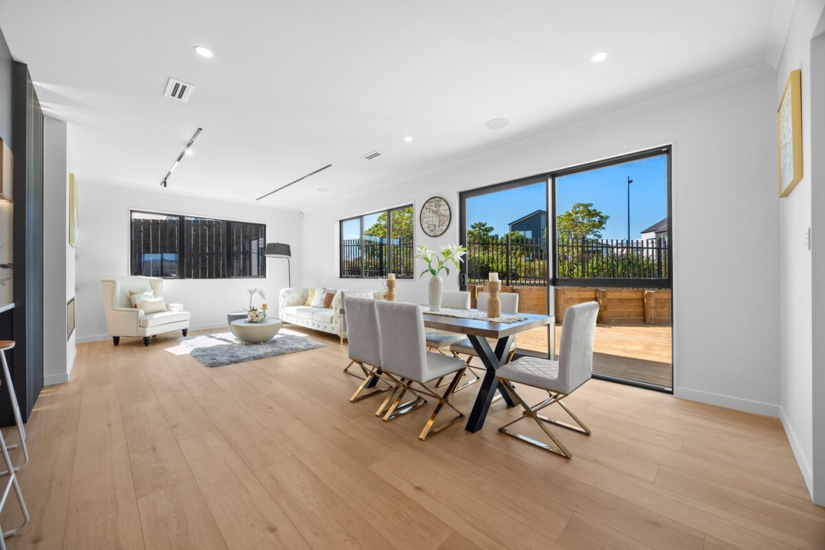 Brandnew 6 beds Corner Dual-Kitchen with Self-Contained 2-Bedroom, 2 Laurel Drive, Karaka, Auckland