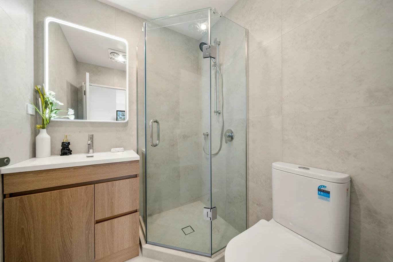 10-Year Stamford Building Warranty, Freehold 3 beds home, Moments from Albany mall, 13 Rengarenga Rise, Fairview Heights, Auckland