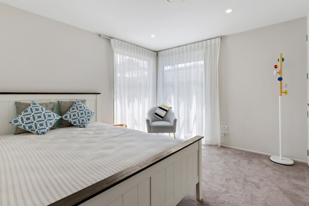 Must sell, Make an offer, Top school zones, 5 beds house on 497 m2 section, central air-conditioning & underfloor heating, 30B Bracken Avenue Takapuna, Auckland