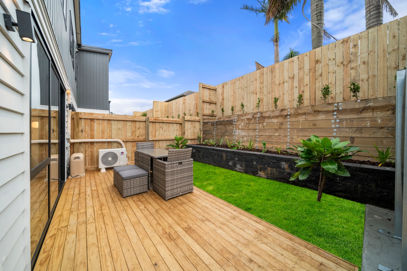 10-Year Stamford Building Warranty, Freehold 3 beds home, Moments from Albany mall, 13 Rengarenga Rise, Fairview Heights, Auckland