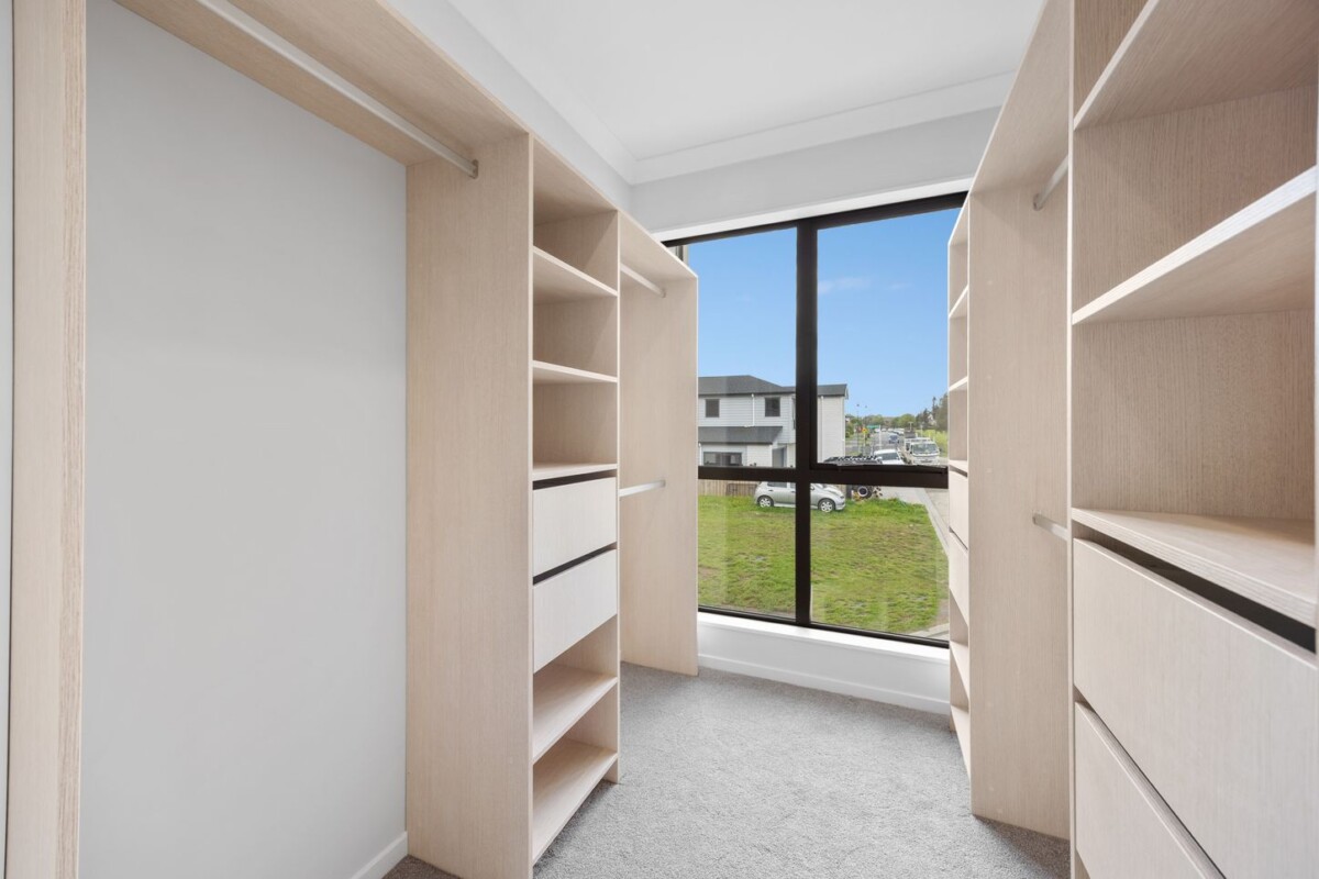 Two kitchens, Brandnew 5 bedrooms house, Muphys Bush is Your Back Yard, 2F Hughs Way, Flat Bush, Auckland