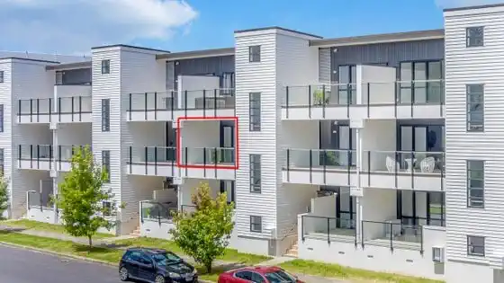 For rent, 2 bed 1 bath apartment, Available from 19th of Jan-26, 19/11 Carlos Drive, Flat Bush, Auckland