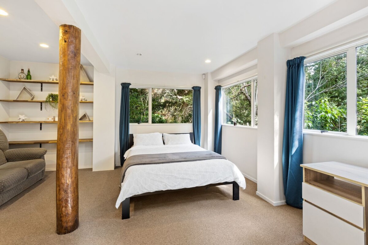 Family Selling To Go Own Direction, 5 beds house on 1184m2 section, Moments from school, shops, etc, 8F Roseberry Avenue, Birkenhead, Auckland
