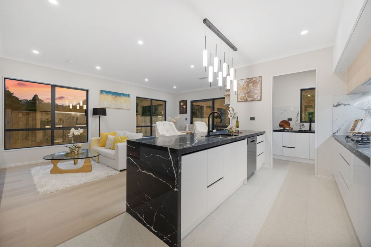 Two kitchens, Brandnew 5 bedrooms house, Muphys Bush is Your Back Yard, 2F Hughs Way, Flat Bush, Auckland