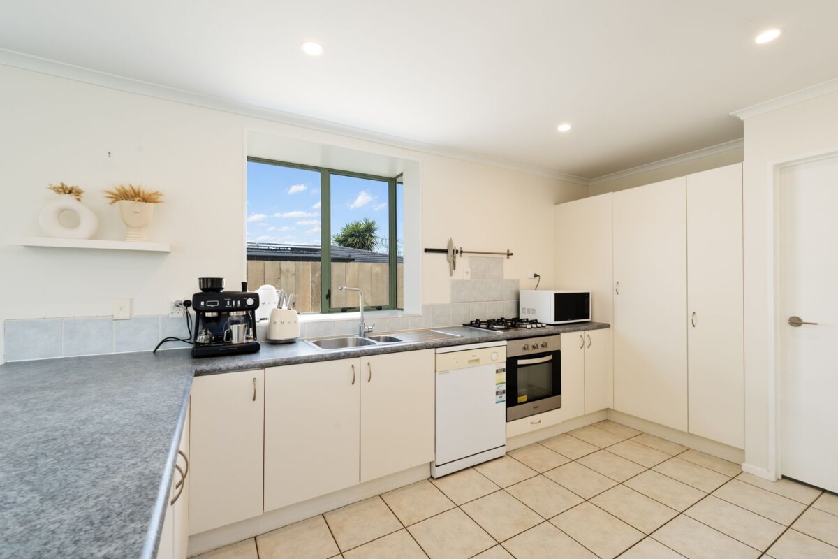 Relocating Vendors, 3 beds house, in one of Henderson’s most loved pockets, 33 Woodford Avenue, Henderson, Auckland