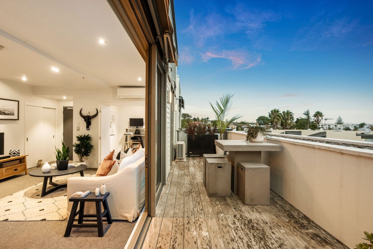 107sqm 2 beds 2 baths 2 car parks apartment, walks to beach, in the heart of Takapuna, 111/16 Huron Street, Takapuna, Auckland