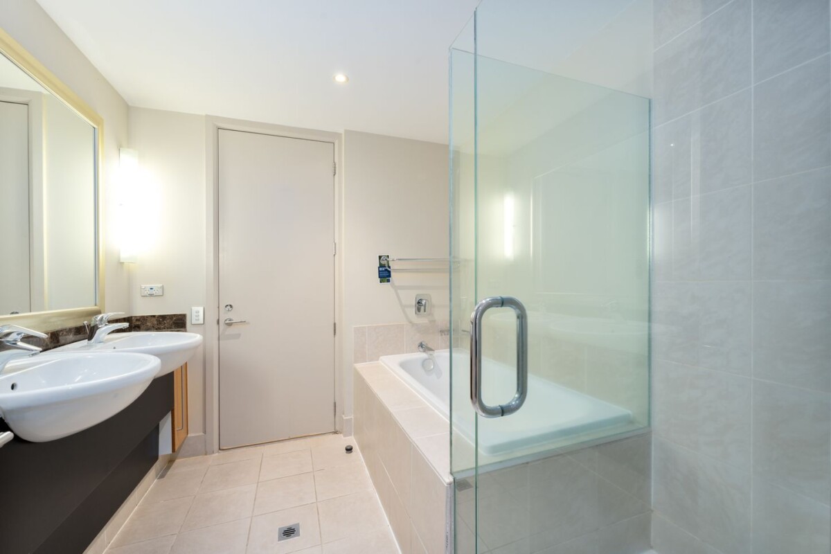MORTGAGEE SALE, 66sqm 1 bed 1 bath 1 car park apartment, 501/85 Customs Street West, Auckland Central, Auckland