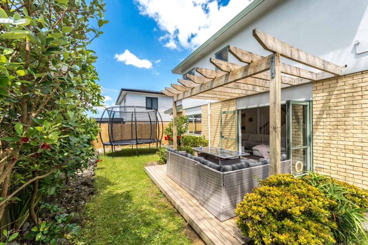 Relocating Vendors, 3 beds house, in one of Henderson’s most loved pockets, 33 Woodford Avenue, Henderson, Auckland